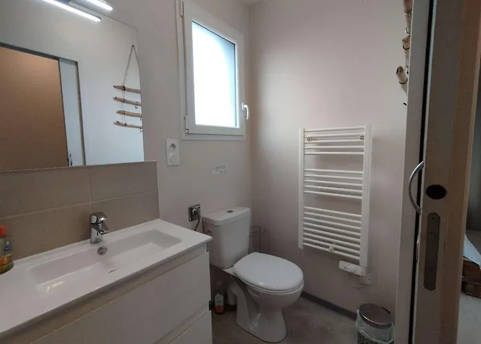 Maison Eco-concue Pres De Sarlat, 7 Pers, Wifi, Animaux Ok - Fr-1-828-11 펜션 수일락